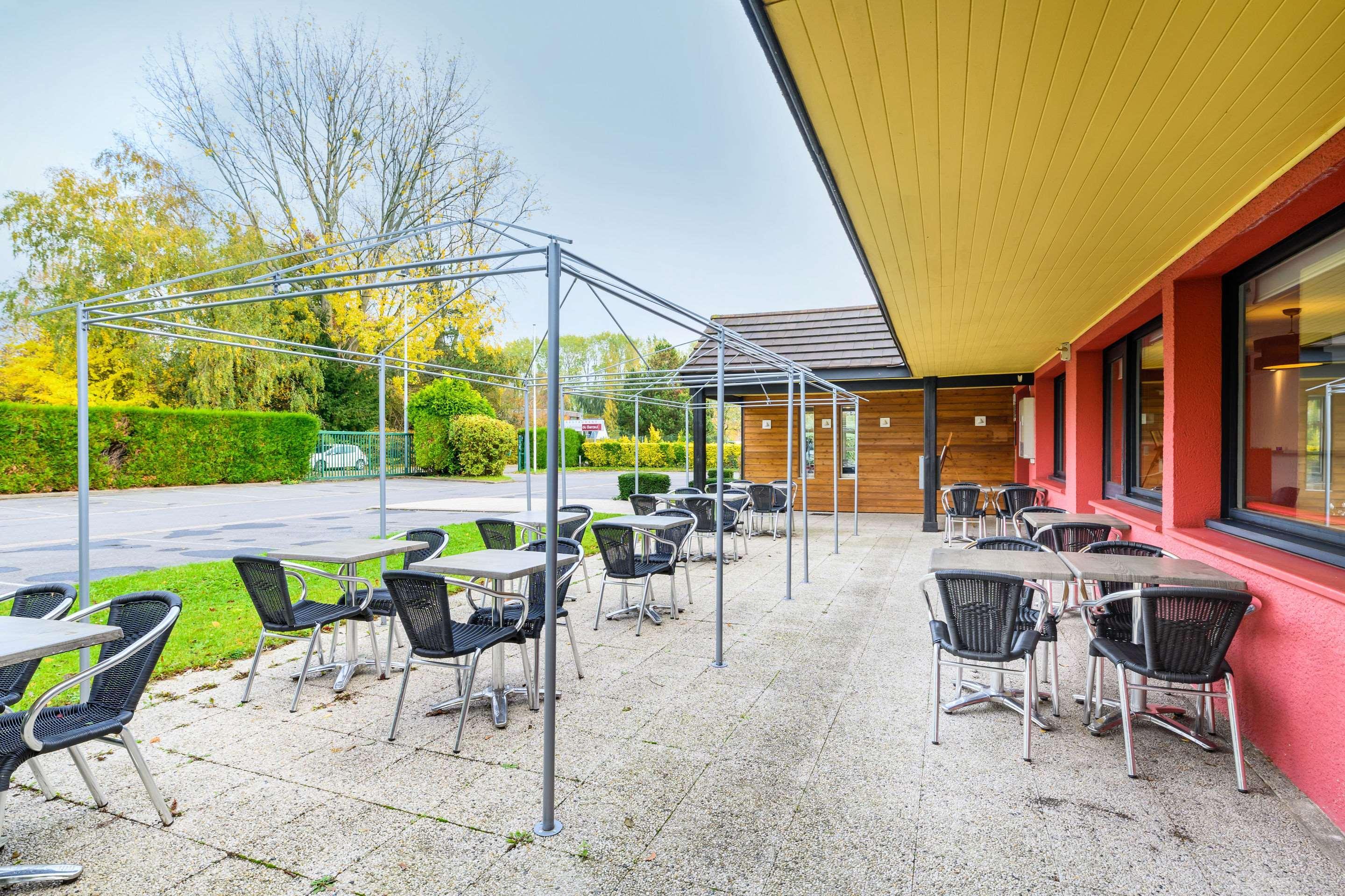 Kyriad Lille - Mons En Baroeul Exteriör bild